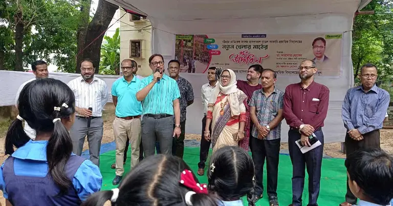 অনুষ্ঠানে কথা বলছেন মেয়র ডা. শাহাদাত হোসেন
